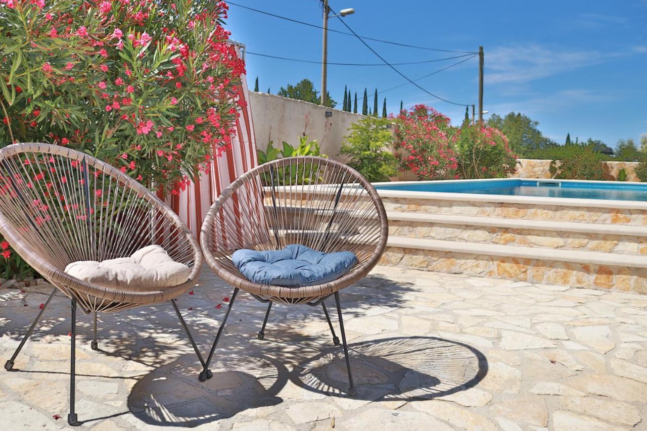 Villa Grand Pinea Чилипи Экстерьер фото