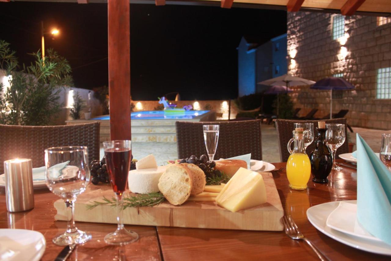 Villa Grand Pinea Чилипи Экстерьер фото